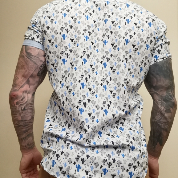 Harper + Leyland button up - Picture 2 of 2